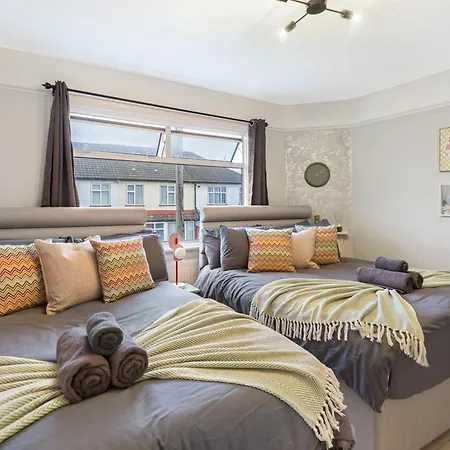 Villa Finsbury Park Hideout Sleeps 10